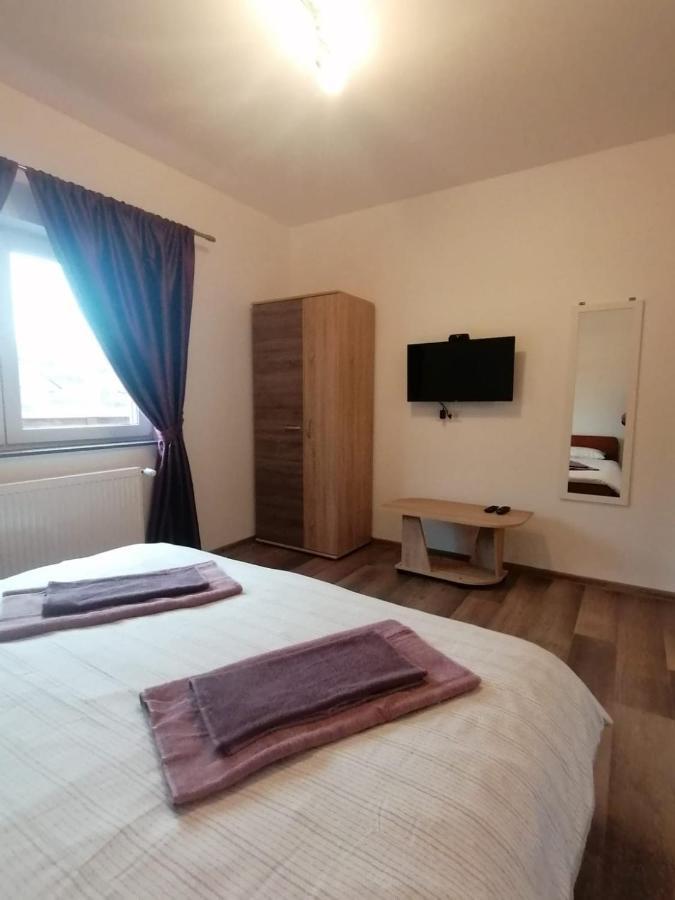 Pensiunea Giulia Home Dezmir Exterior foto