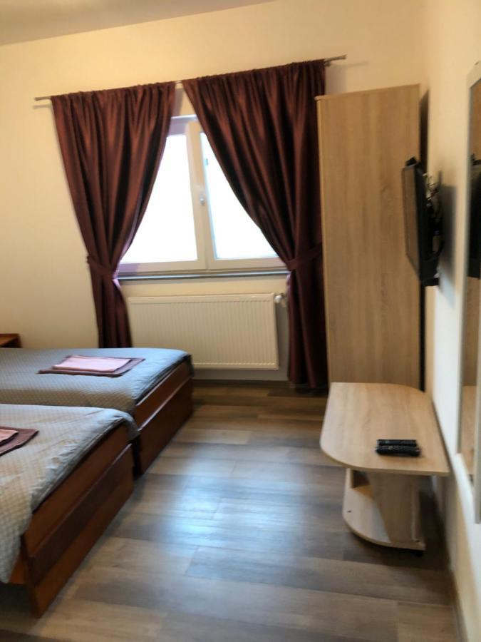 Pensiunea Giulia Home Dezmir Exterior foto